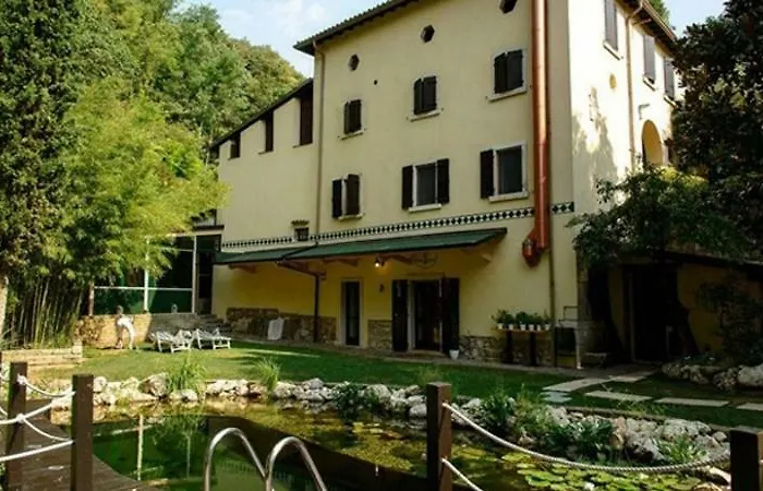 Platani Resort 2*